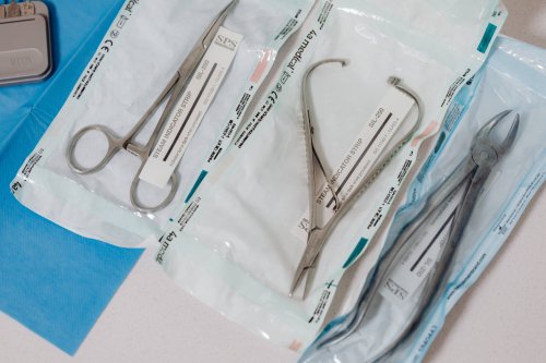 Points de suture pour plaie grave urgent autour de Sainte-Foy-la-Grande